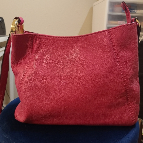 Michael Kors Fuchsia Shoulder Bag with Gold Logo - Picture 10 of 10